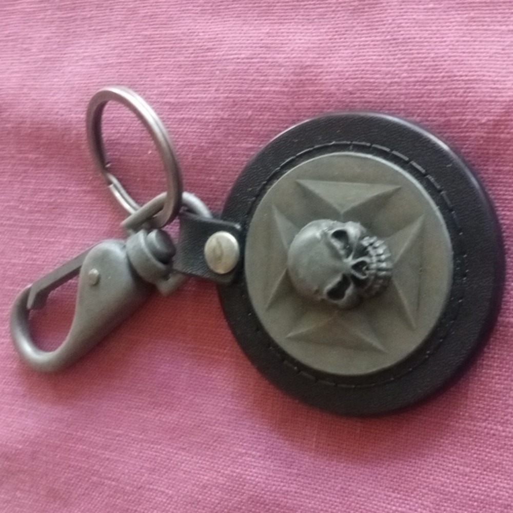 Dark Side knights cross with skull Keyring  Key Chain w Bottle Opener NEW